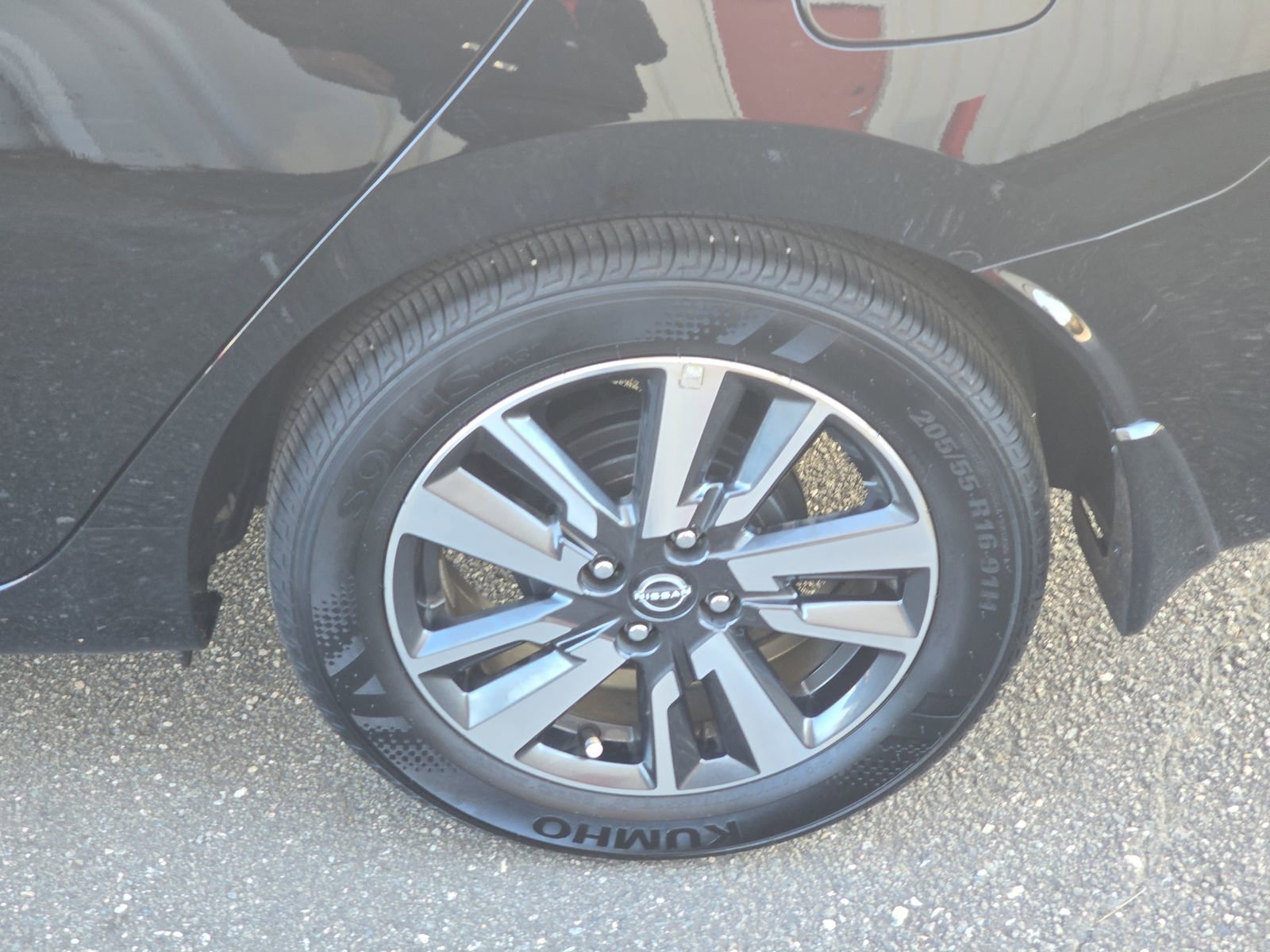 Used 2024 Nissan Versa S w/ S Plus Package image 38