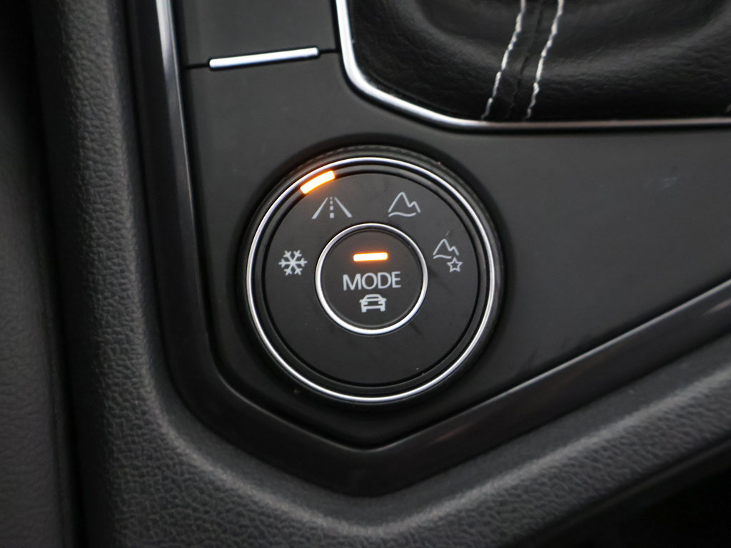 Certified 2024 Volkswagen Tiguan SE AWD/4WD image 50