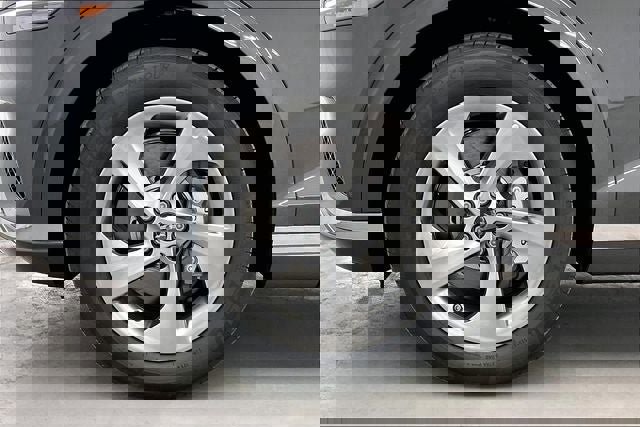 New 2026 Genesis GV70 2.5T Select image 15