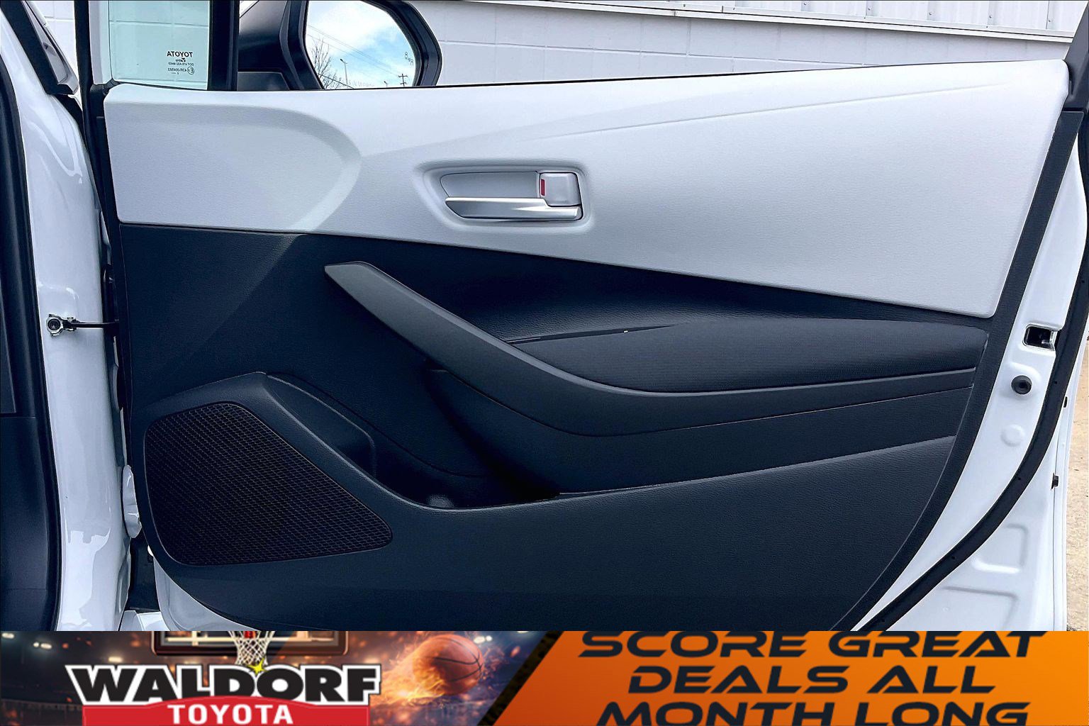 Used 2026 Toyota Corolla SE image 28