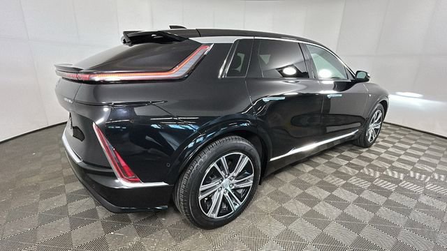 Used 2024 Cadillac Lyriq Luxury AWD/4WD image 3