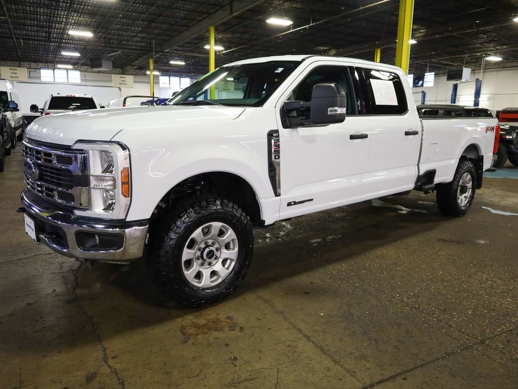 Used 2024 Ford F350 XLT w/ FX4 Off-Road Package image 3