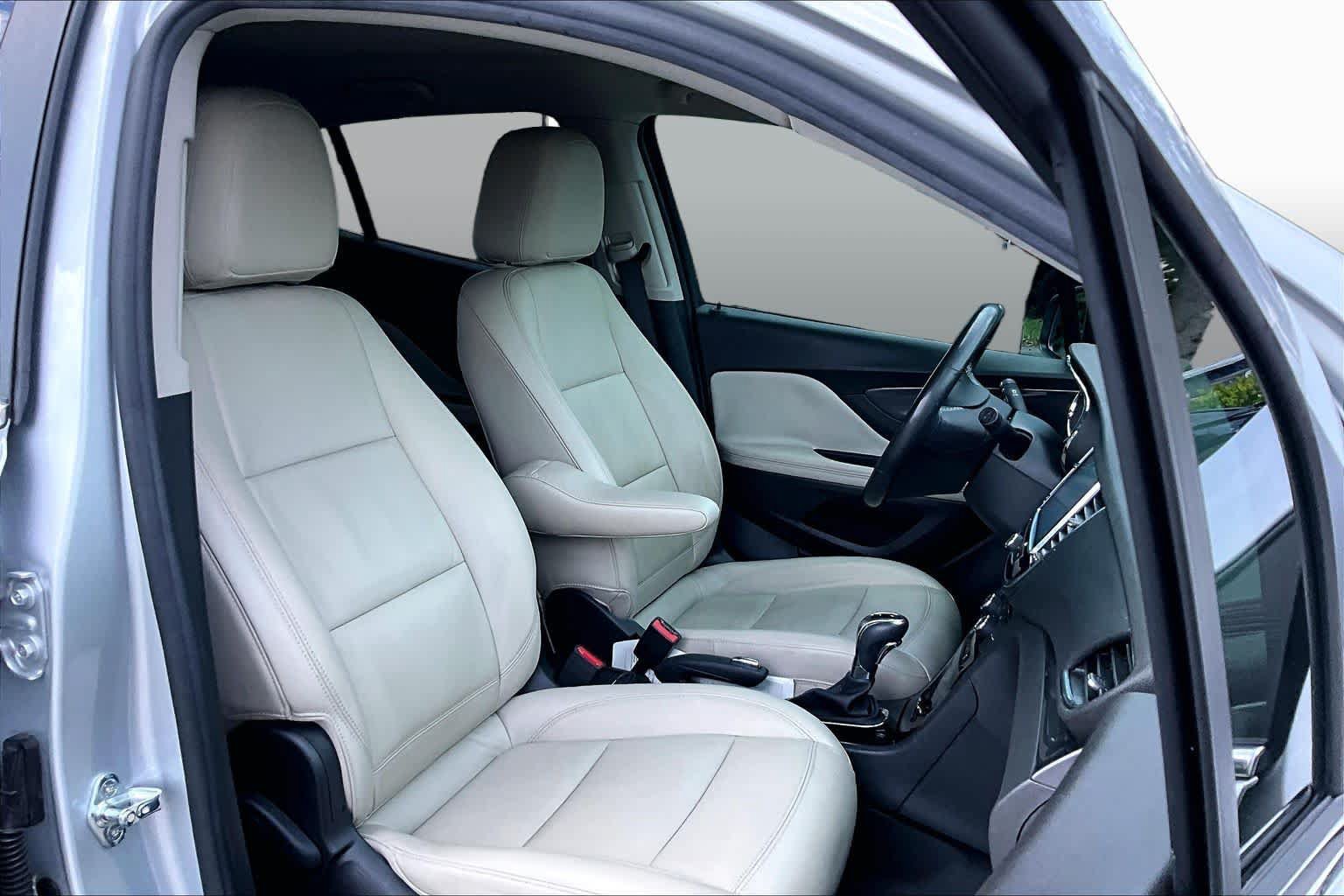Used 2020 Buick Encore Essence w/ Safety Package II FWD image 9