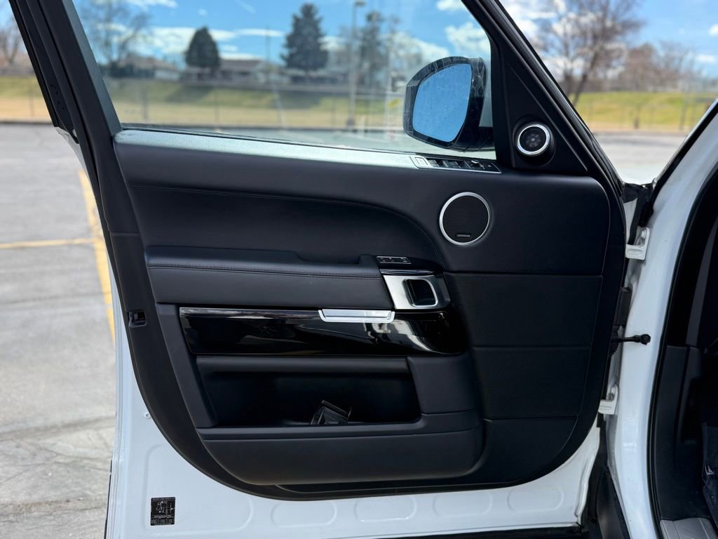 Used 2017 Land Rover Range Rover Supercharged image 8