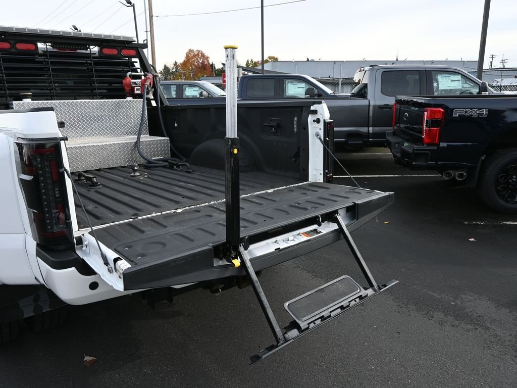 Used 2022 Ford F450 Platinum w/ FX4 Off-Road Package image 19