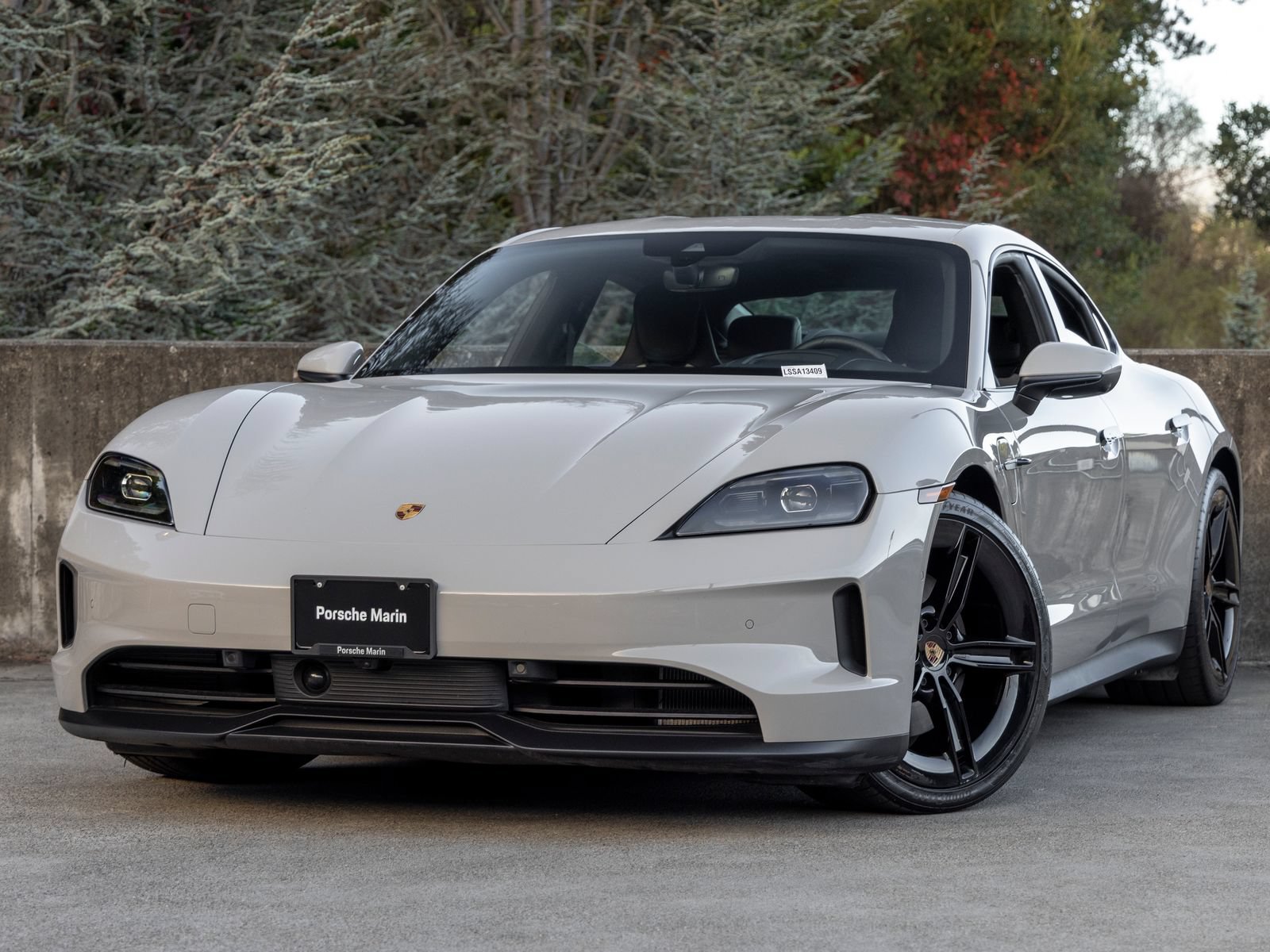 Certified 2025 Porsche Taycan AWD/4WD image 1