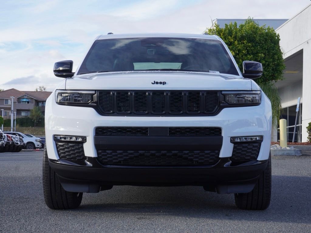 New 2025 Jeep Grand Cherokee L Limited w/ Black Appearance Package image 10