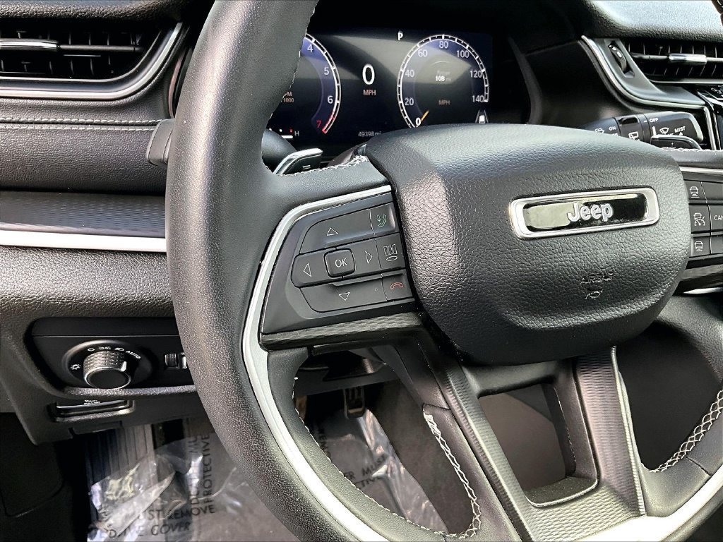 Used 2024 Jeep Grand Cherokee L Altitude AWD/4WD image 19