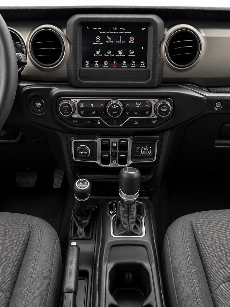 Used 2023 Jeep Wrangler Unlimited w/ Cold Weather Group AWD/4WD image 17