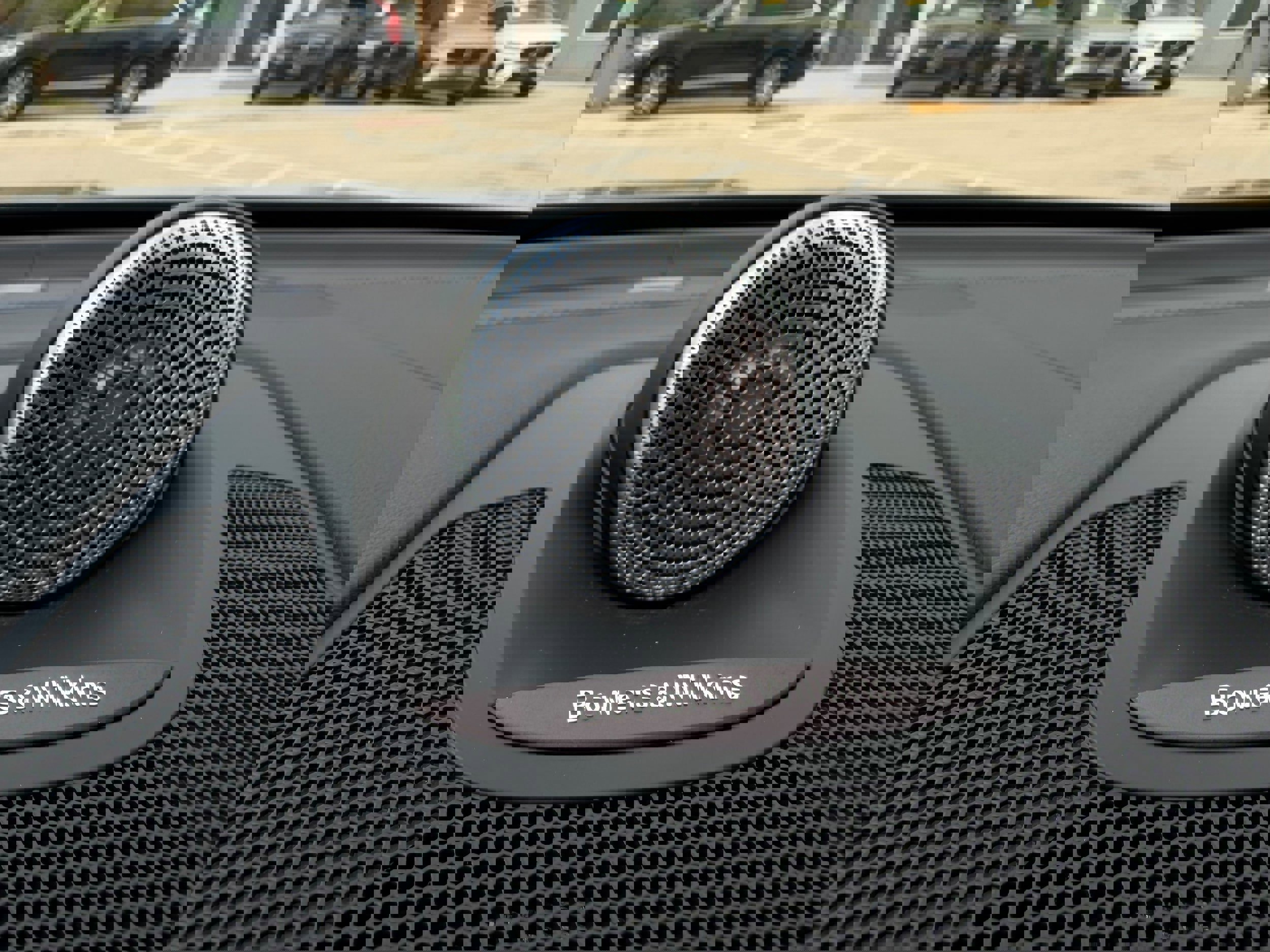 Certified 2025 Volvo XC60 T8 Ultra w/ Protection Package Premier image 20