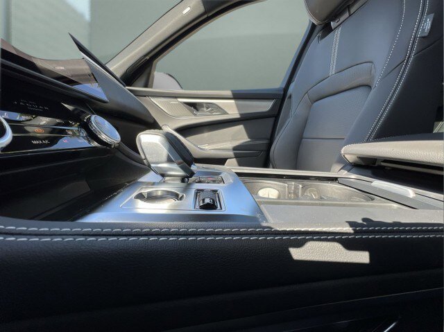 Used 2025 Jaguar F-PACE R-Dynamic S AWD/4WD image 29
