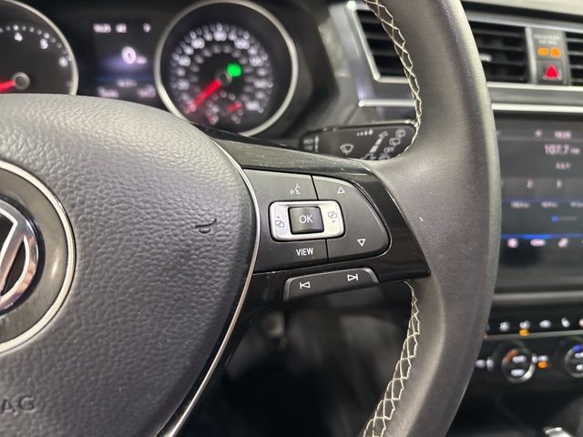 Certified 2021 Volkswagen Tiguan SE w/ Panoramic Sunroof Package image 14
