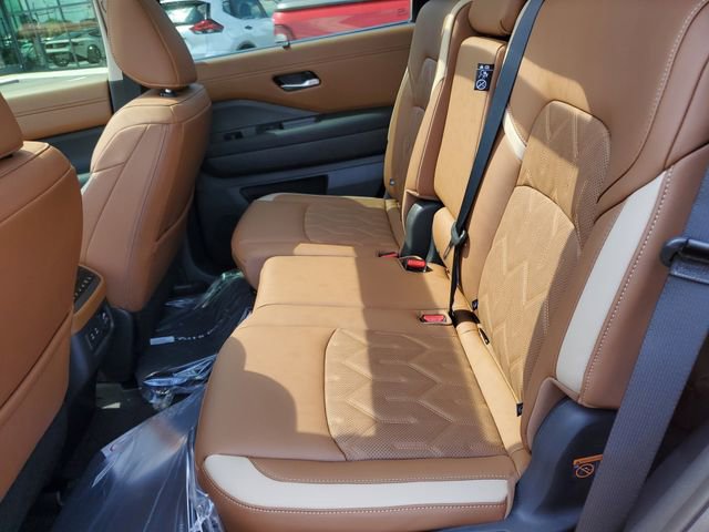 New 2026 Nissan Pathfinder Platinum w/ Cargo Package AWD/4WD image 16