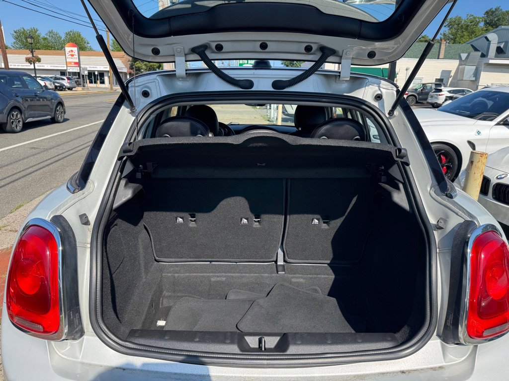 Used 2017 MINI Cooper 4-Door Hardtop image 14