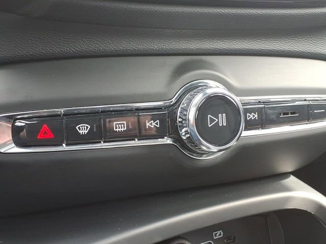 Used 2023 Volvo XC40 B5 Plus w/ Driver Assist Package image 12