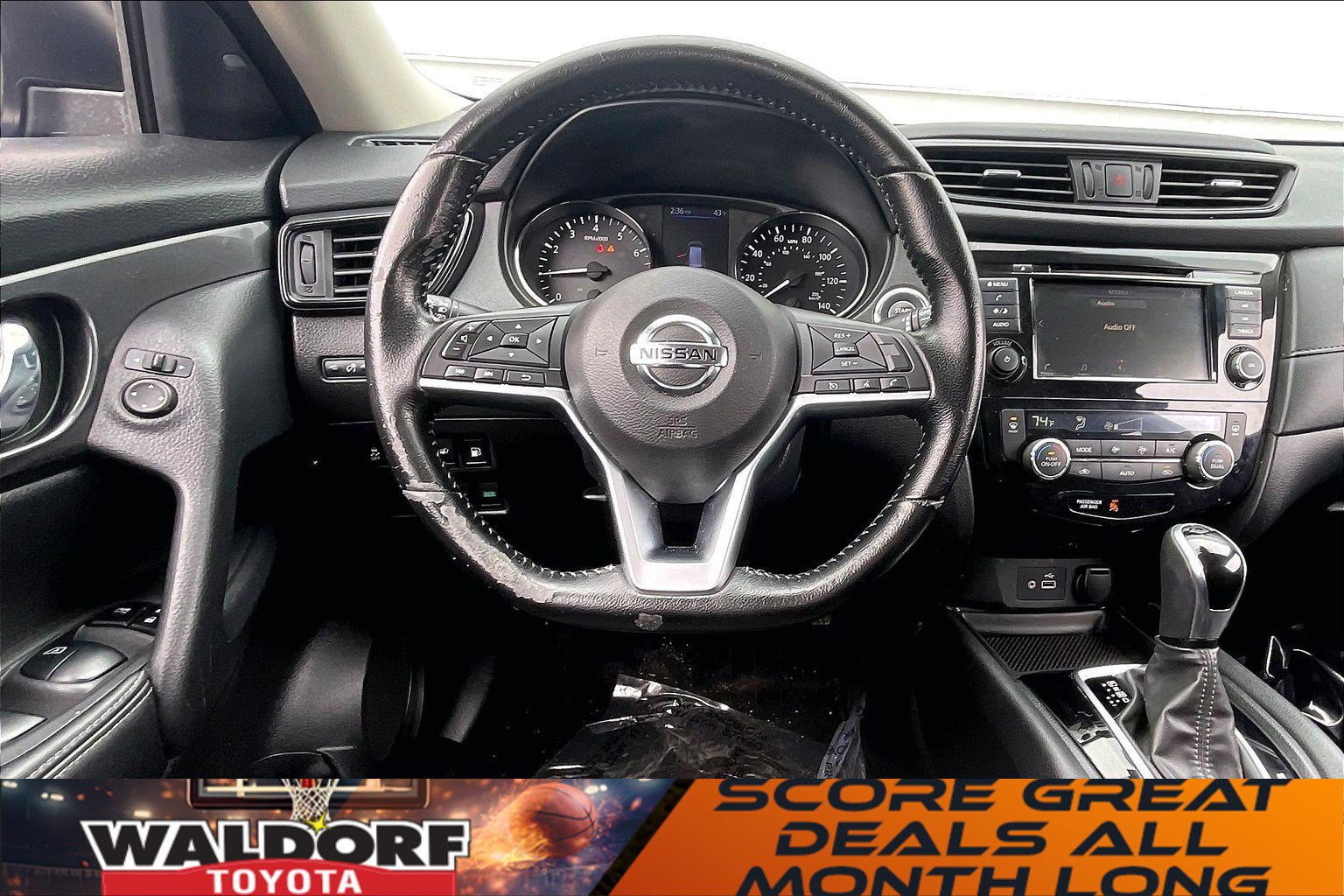 Used 2020 Nissan Rogue SV image 6