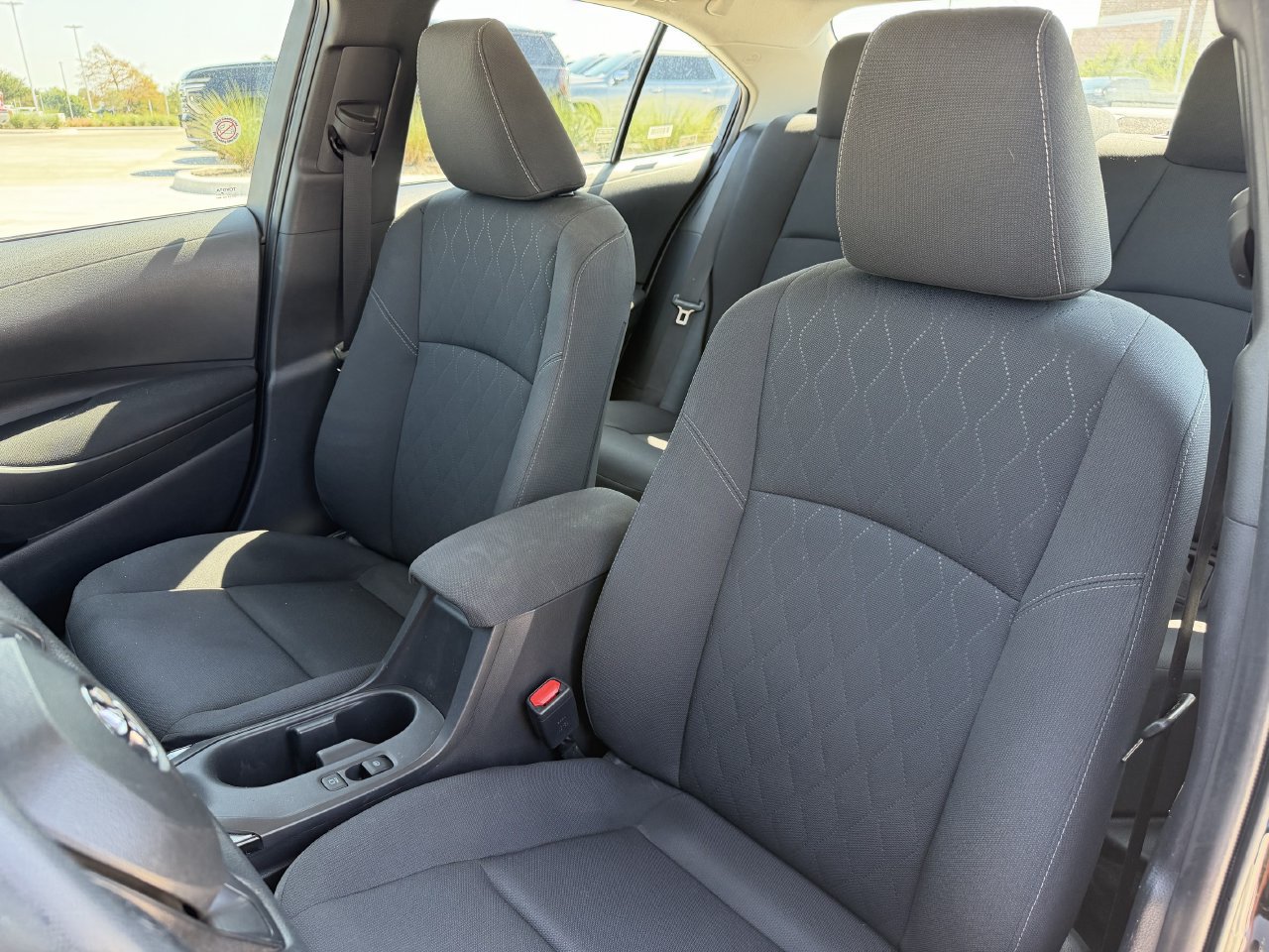 Used 2025 Toyota Corolla LE FWD image 21