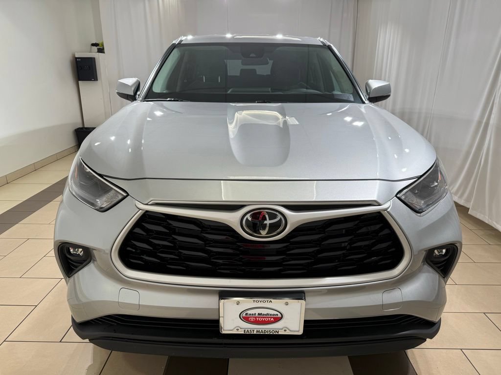 Certified 2025 Toyota Highlander LE AWD/4WD image 8