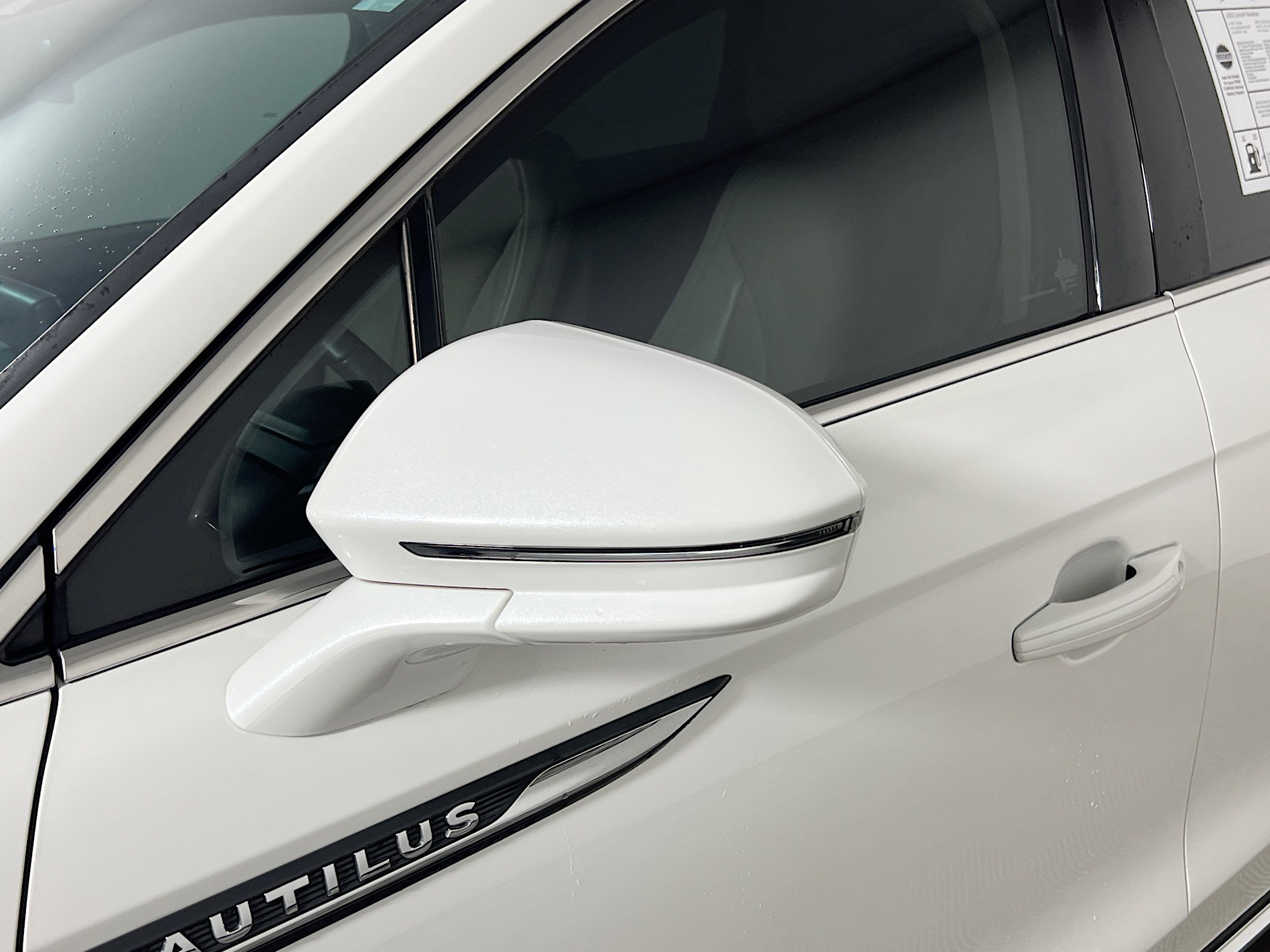 Used 2022 Lincoln Nautilus FWD w/ Premium Package image 13