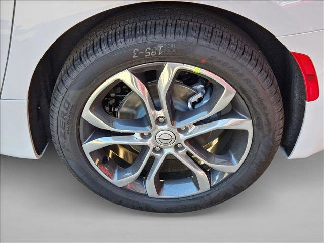 New 2026 Chrysler Pacifica Pinnacle image 10