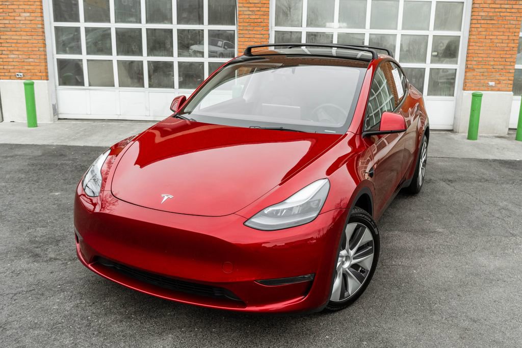 Used 2024 Tesla Model Y Long Range image 2