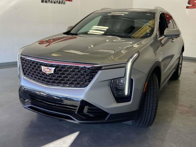 Used 2025 Cadillac XT4 Premium Luxury image 7