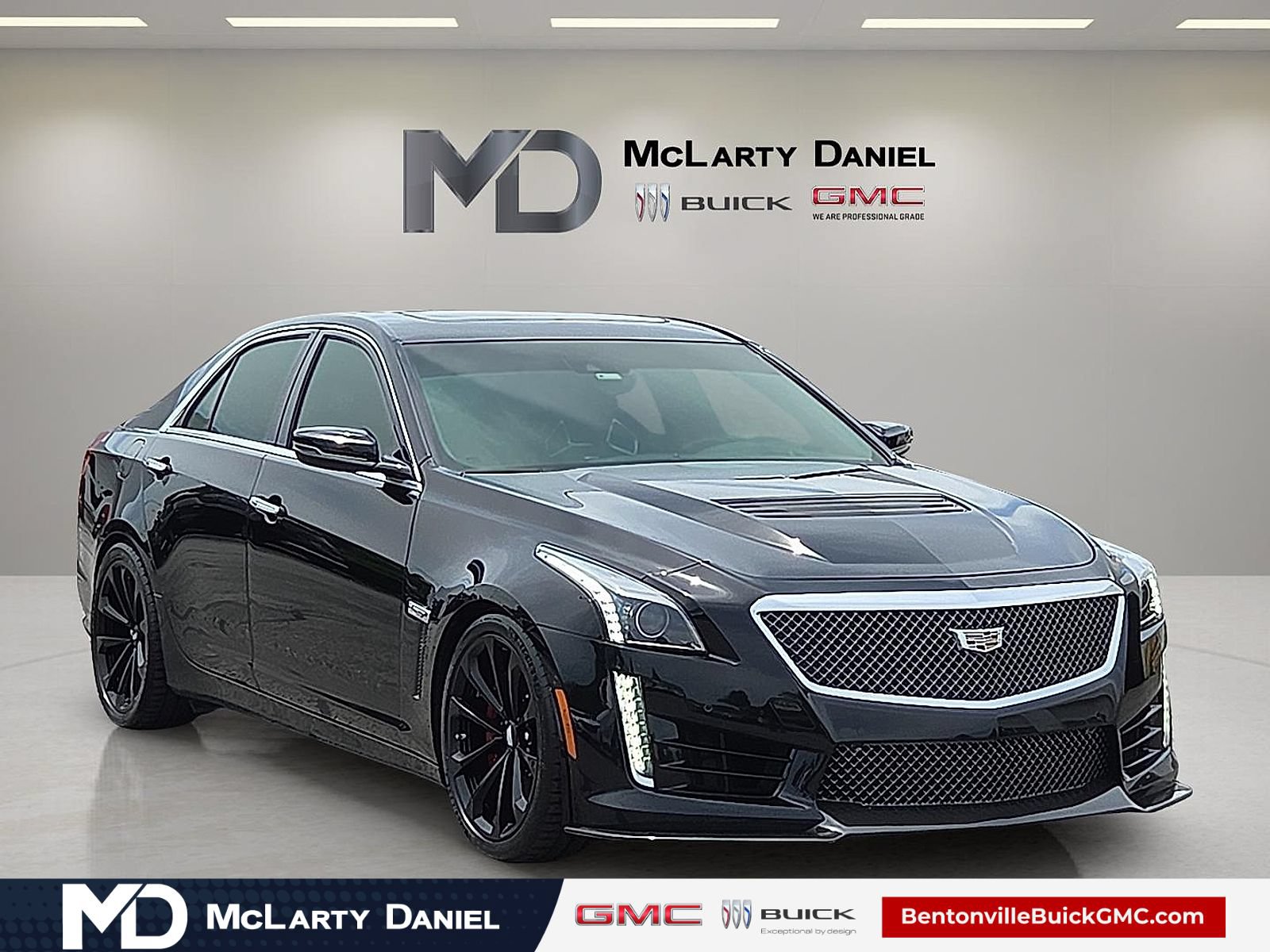 Certified 2018 Cadillac CTS V w/ Carbon Fiber Package RWD image 1