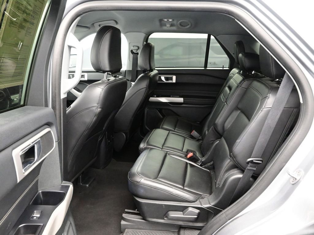 Used 2024 Ford Explorer XLT w/ Equipment Group 202A image 15