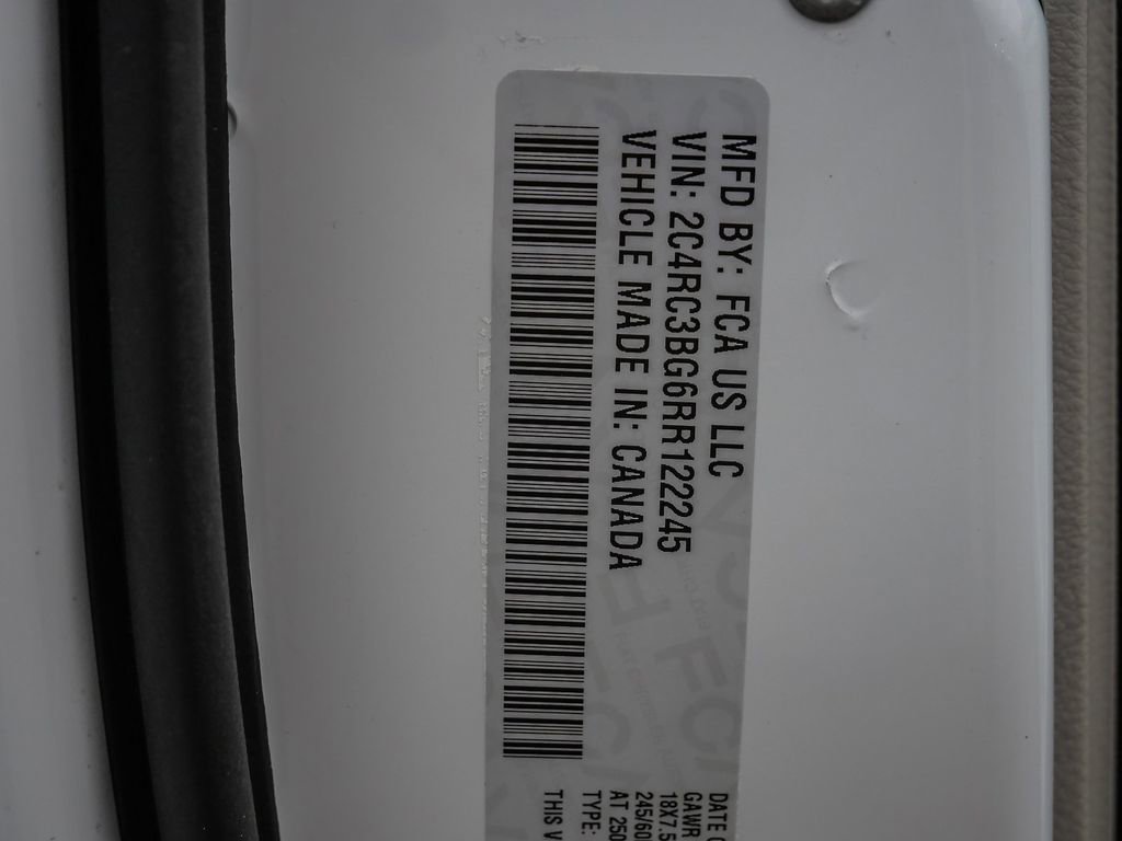 Used 2024 Chrysler Pacifica Touring-L image 36