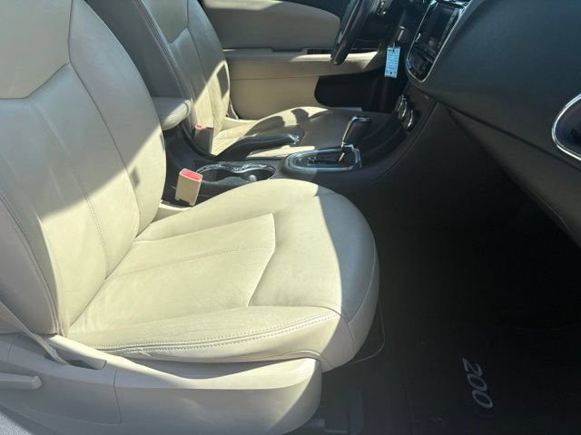 Used 2014 Chrysler 200 Limited w/ Sun/Sound Group FWD image 19