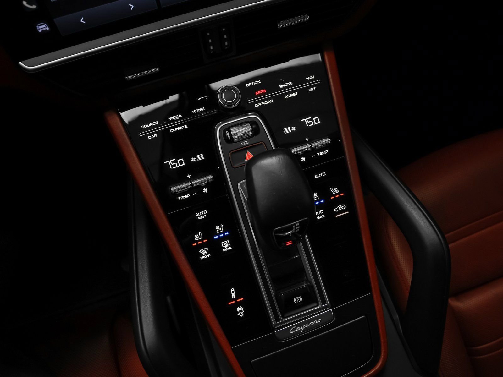 Used 2022 Porsche Cayenne Platinum Edition image 36