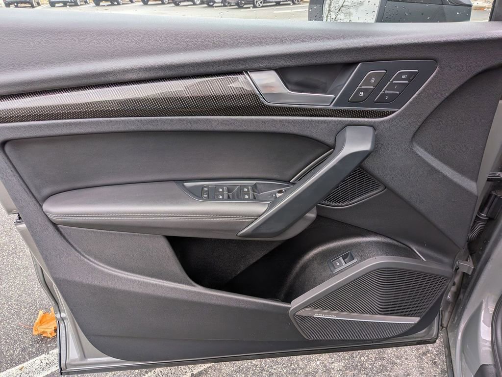 Used 2024 Audi SQ5 Prestige w/ Prestige Package image 9