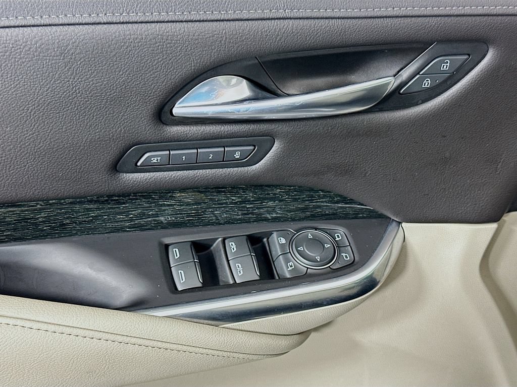 Used 2021 Cadillac XT4 Premium Luxury FWD image 17