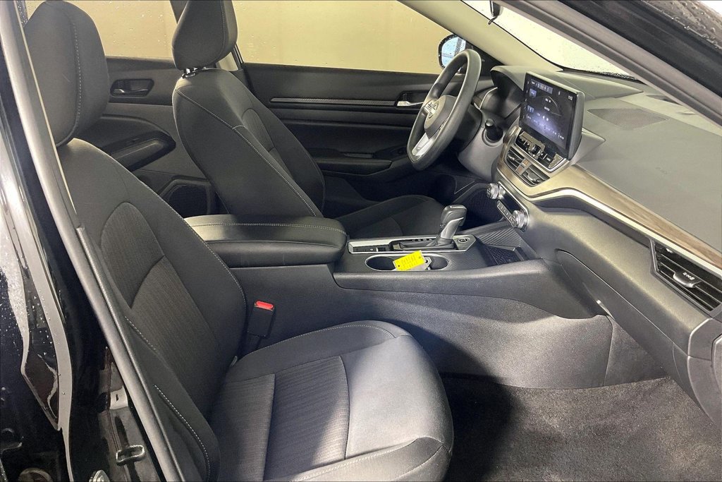 Used 2025 Nissan Altima 2.5 SV w/ SV Special Edition Package AWD/4WD image 9