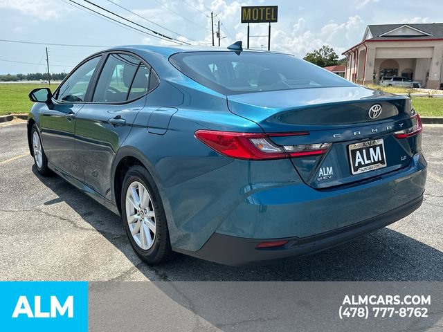 Used 2025 Toyota Camry LE FWD image 8