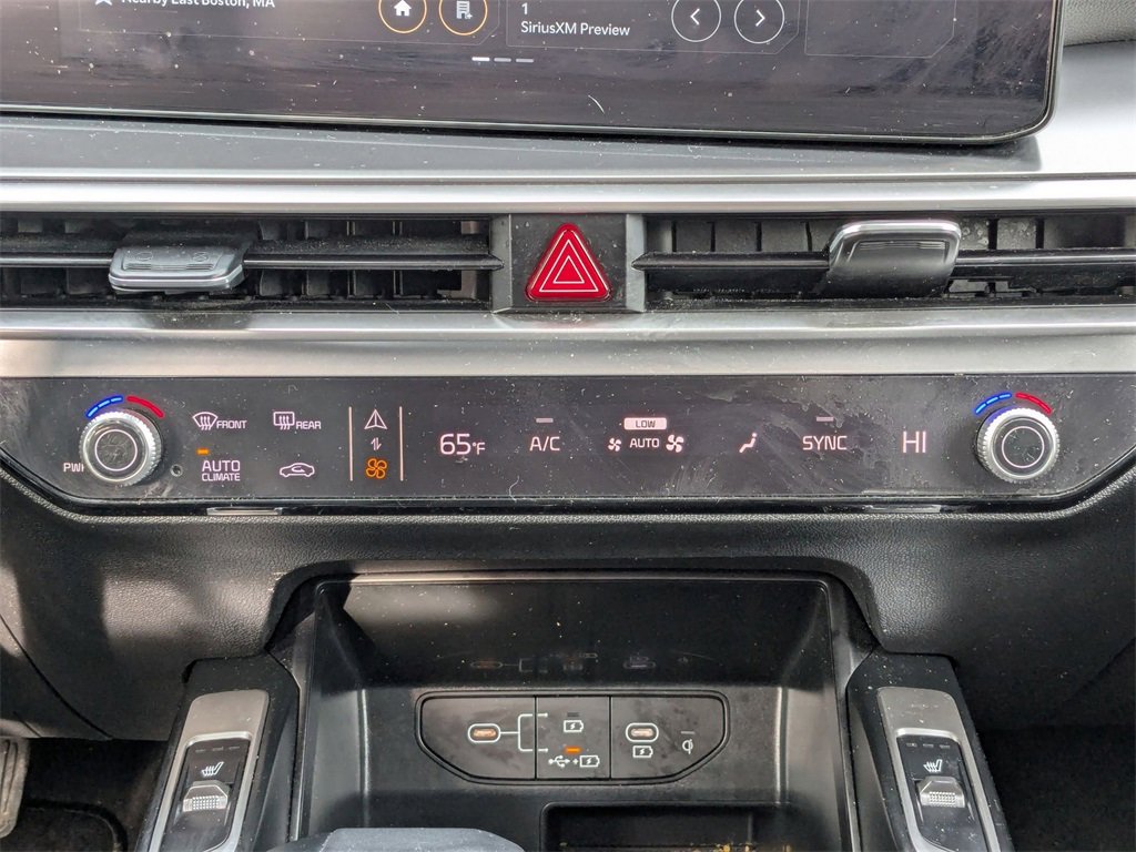 Used 2024 Kia Sorento S image 27