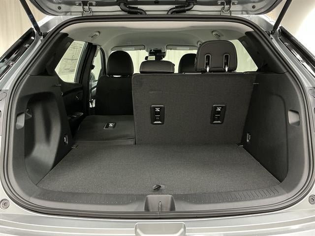 New 2027 Chevrolet Bolt LT w/ Comfort Package FWD image 30