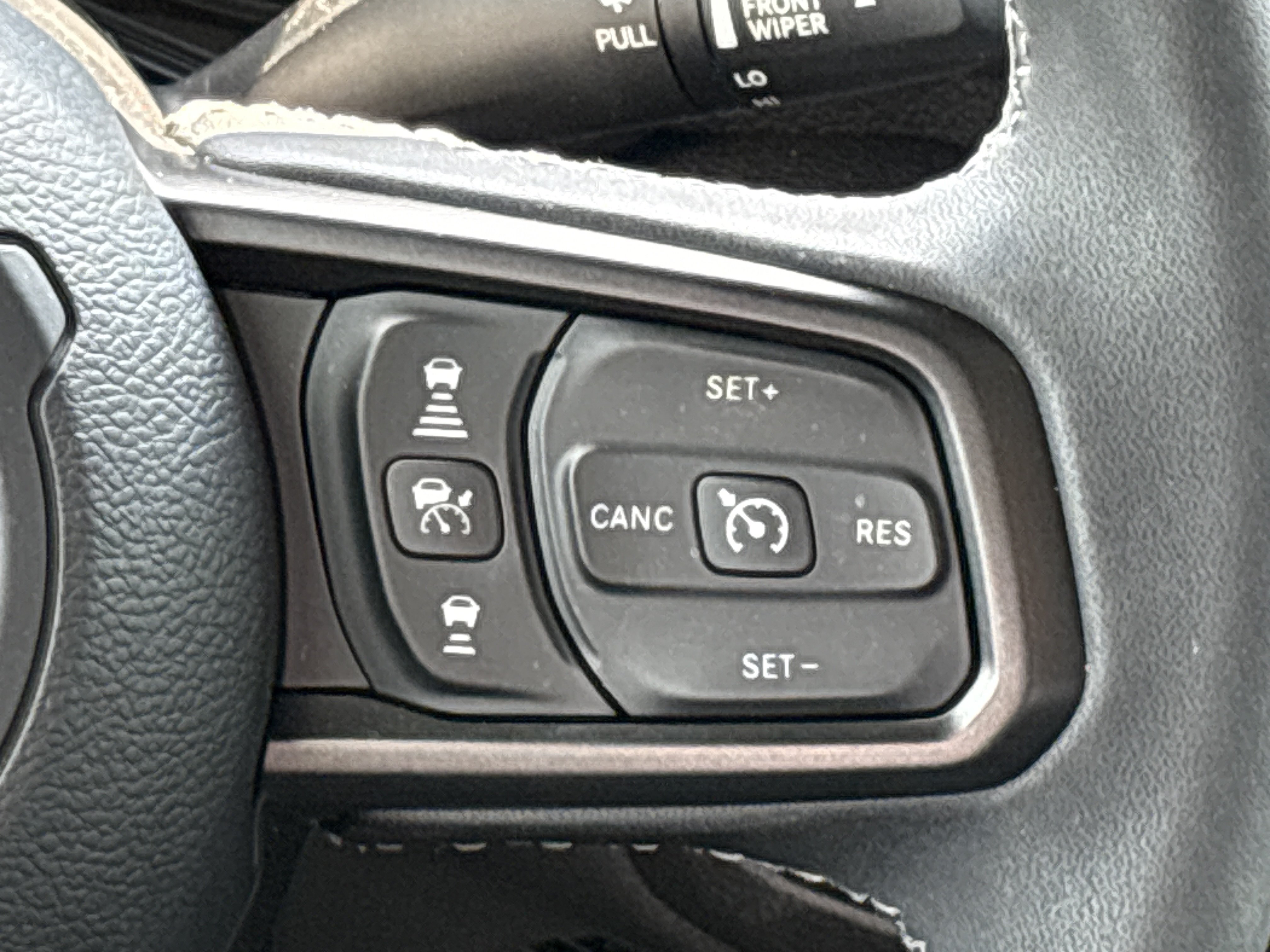 Used 2025 Jeep Gladiator Sport AWD/4WD image 23