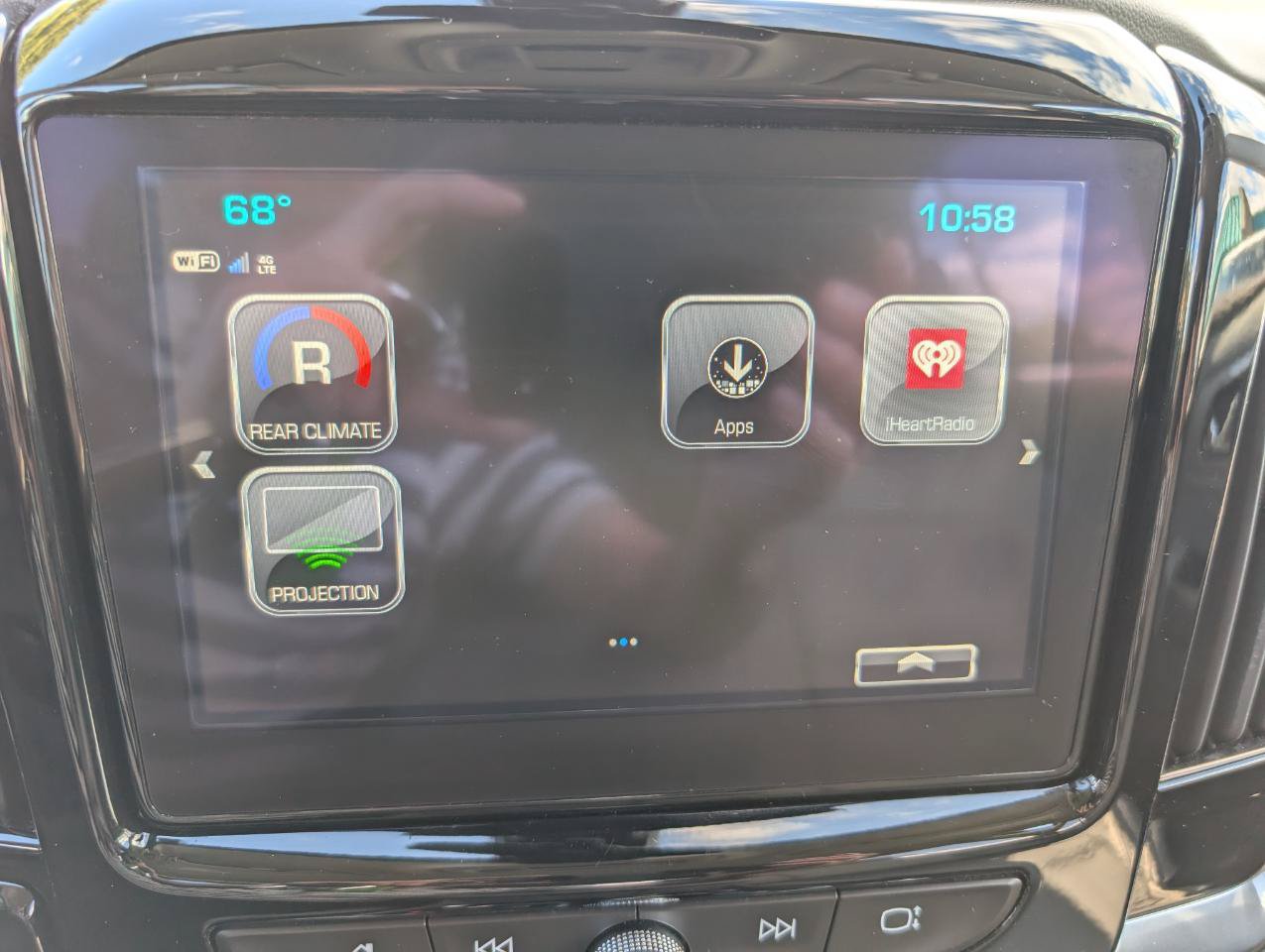 Used 2018 Chevrolet Traverse LT FWD image 26