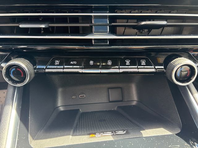 Used 2025 Chevrolet Traverse RS w/ LPO, Floor Liner Package AWD/4WD image 25