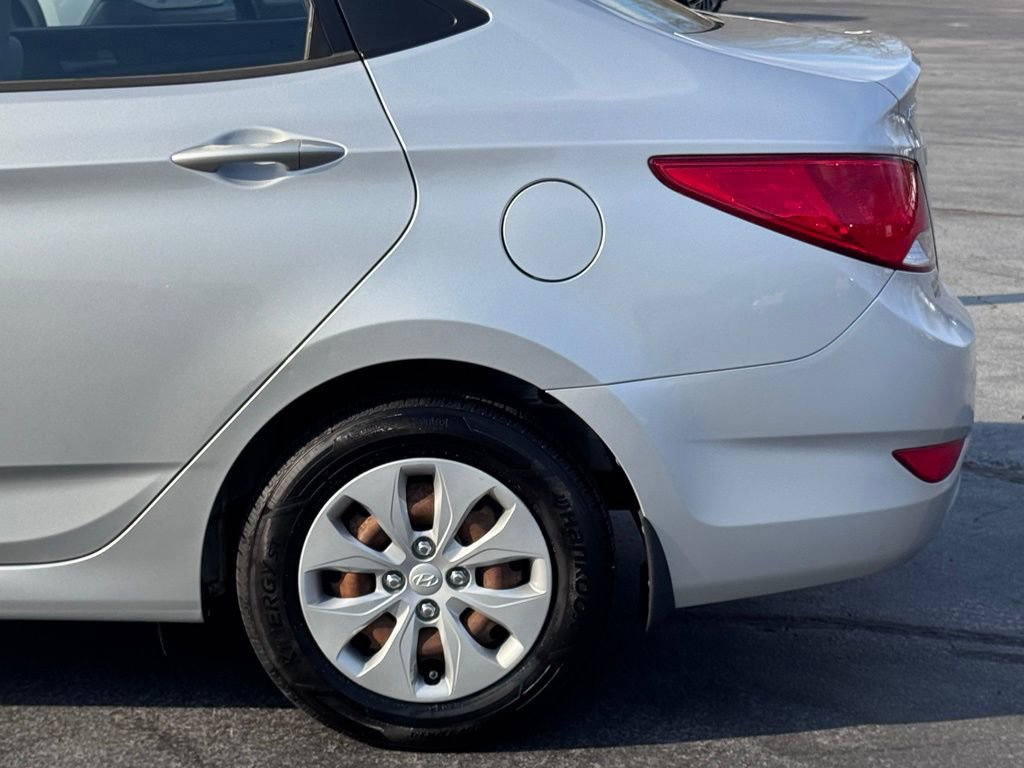 Used 2015 Hyundai Accent GLS image 31