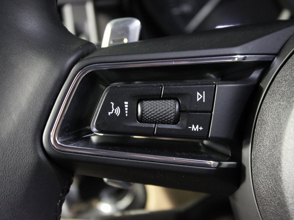 Used 2025 Porsche Macan w/ Premium Package Plus image 25