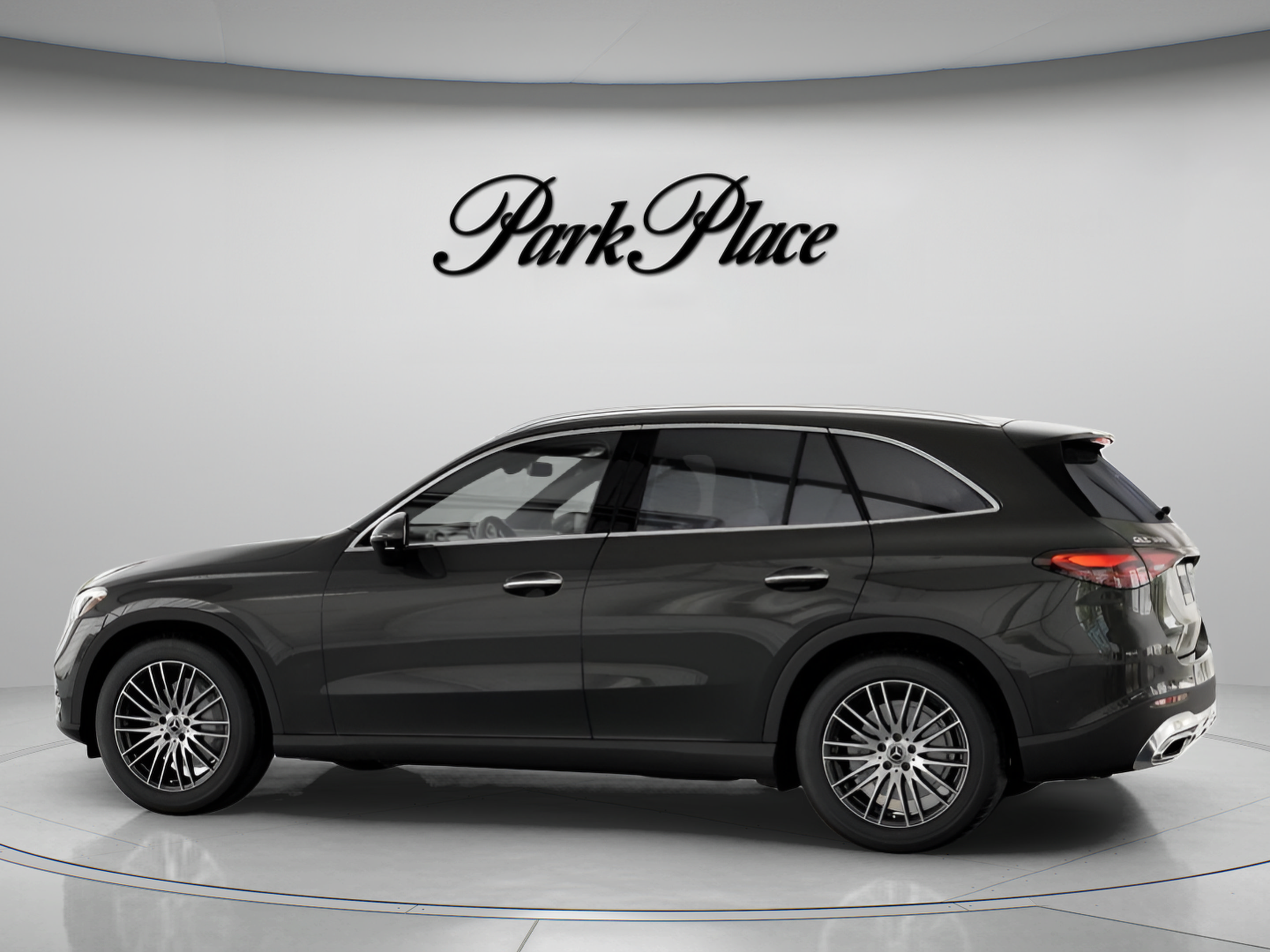 Used 2026 Mercedes-Benz GLC 300 4MATIC image 11
