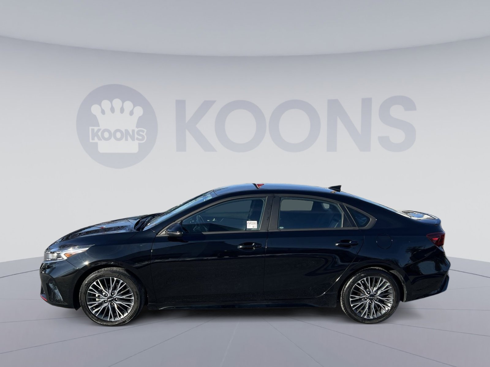 Used 2023 Kia Forte GT-Line image 2