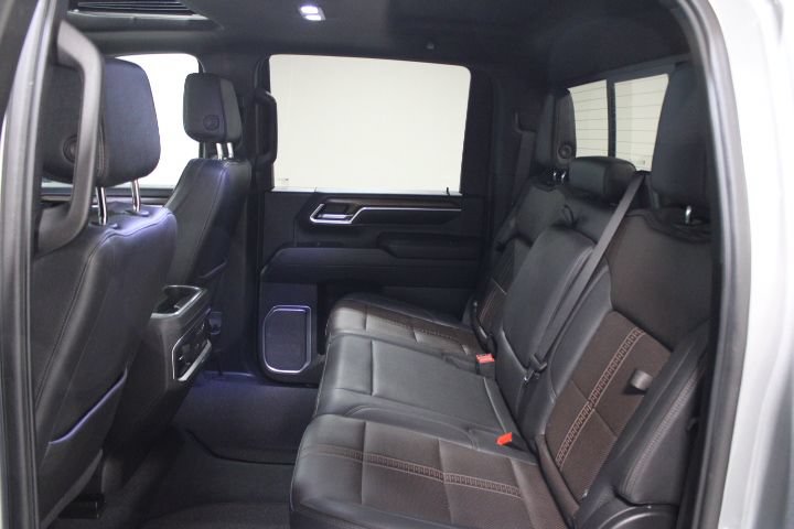 Used 2024 Chevrolet Silverado 2500 High Country w/ High Country Premium Package AWD/4WD image 23