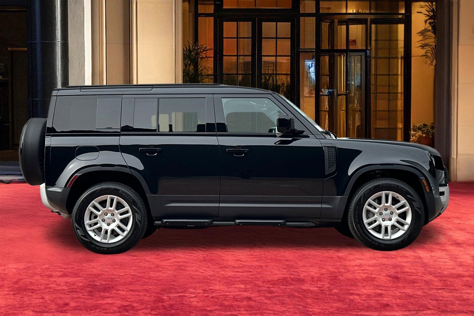 Used 2025 Land Rover Defender 110 S image 9