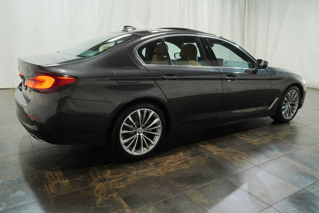 Used 2023 BMW 530i xDrive w/ Premium Package AWD/4WD image 3