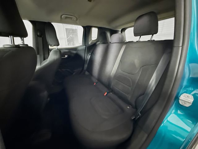 Used 2020 Jeep Renegade Latitude w/ Cold Weather Group image 25
