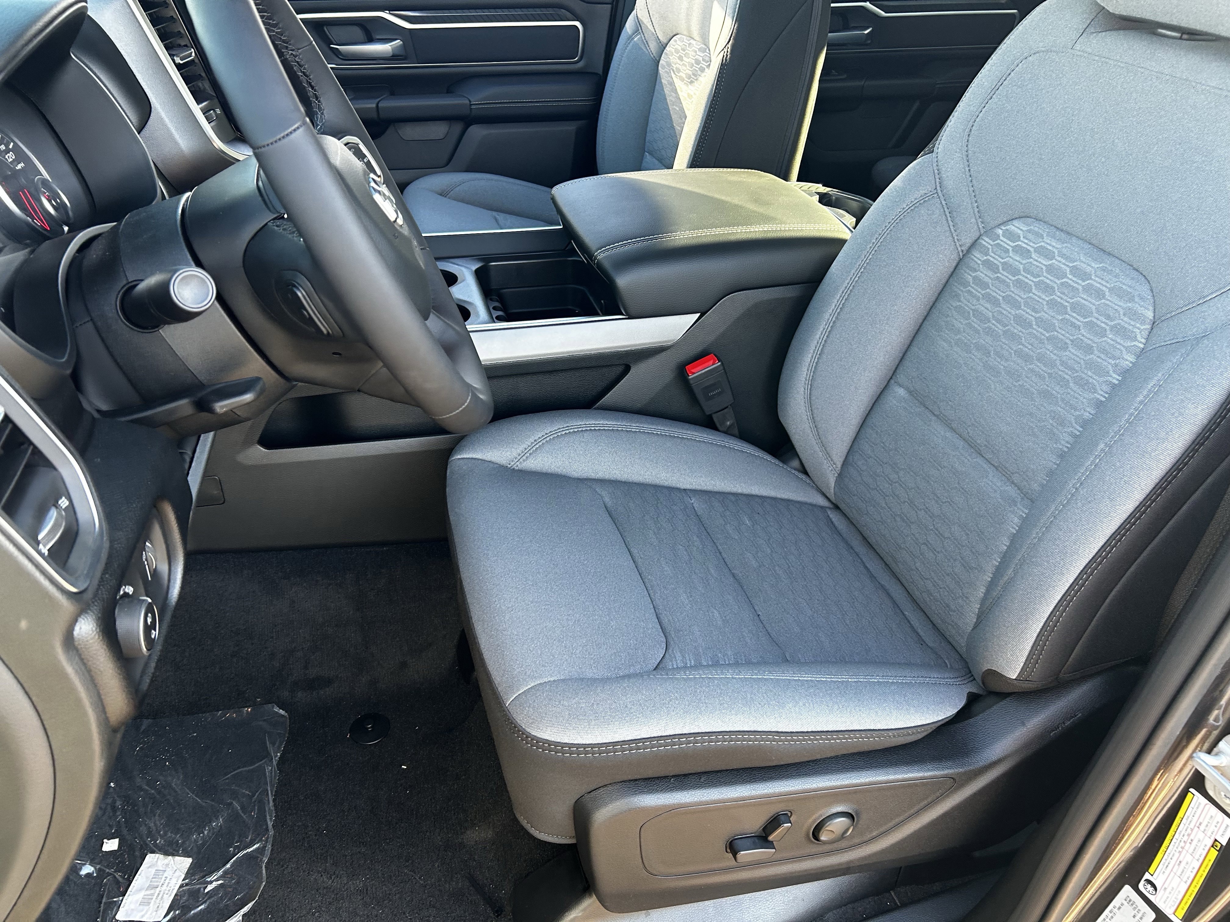 New 2026 RAM 1500 Big Horn AWD/4WD image 17