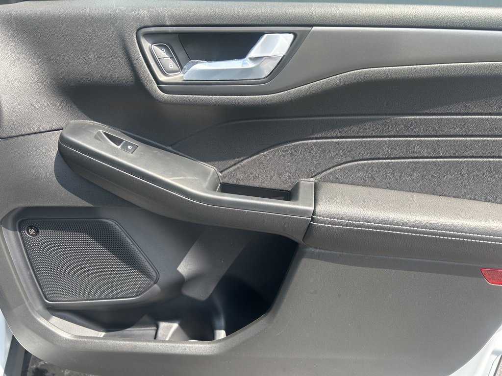 New 2025 Ford Escape Active w/ Active Premium Tech Pack image 17